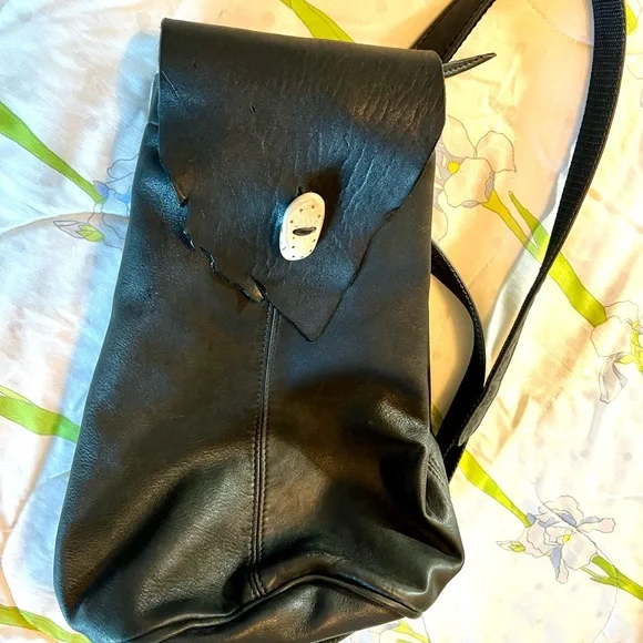 Black Leather backpack, handcrafted. Soft leather sturdy adjustable strap. - Picture 16 of 16